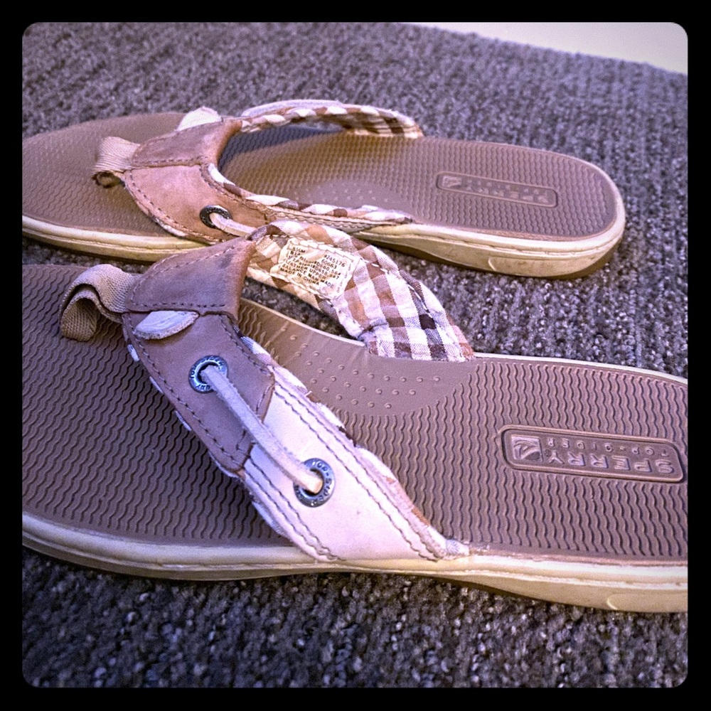 SPERRY flip flops size 5.5 medium
